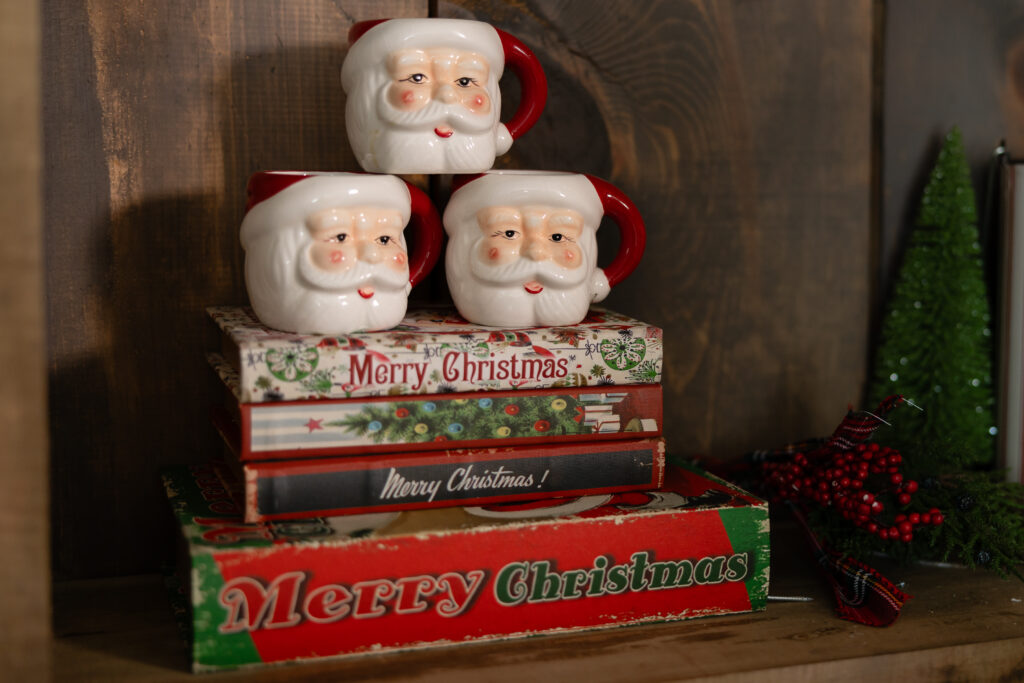 shelf christmas decor 