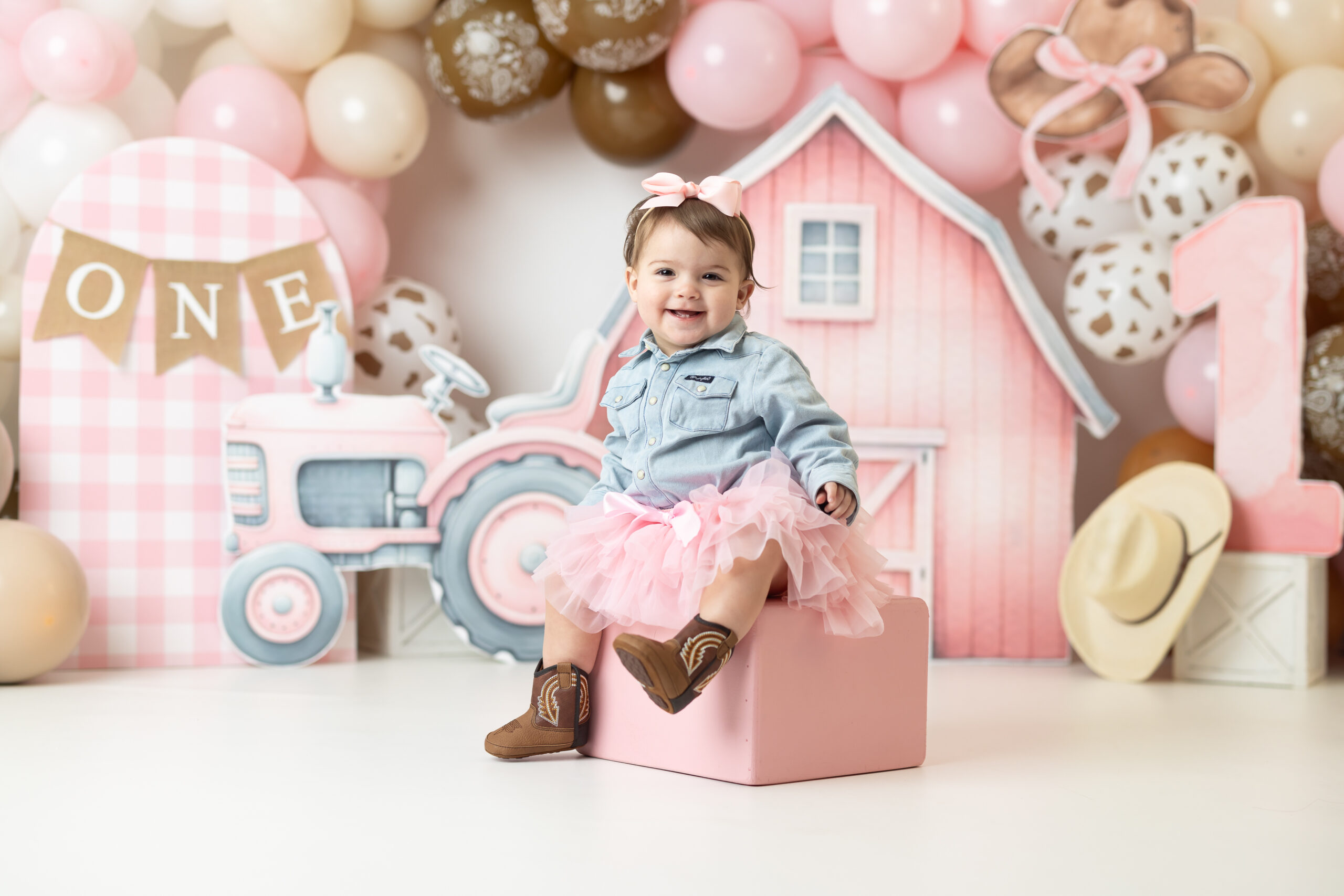 My First Rodeo Cake Smash – The Cutest Little Cowgirl!